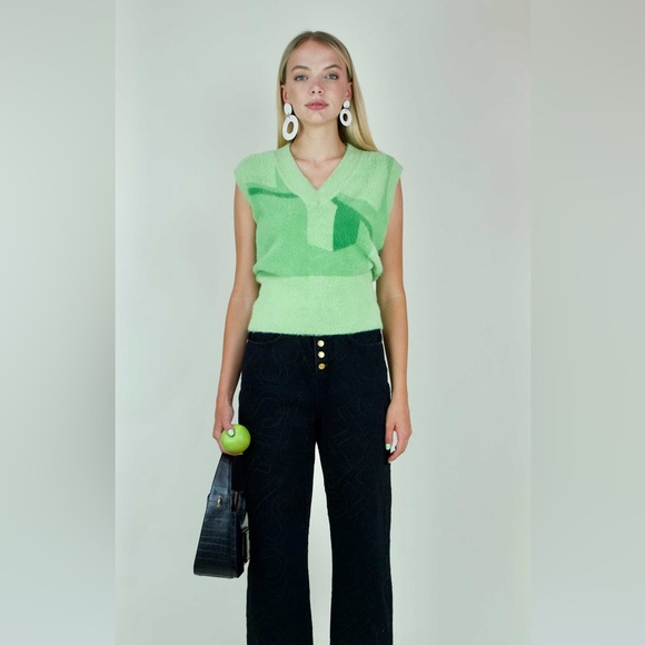 House of Sunny Green Sweater with Detachable Sleeves (2 in 1) - Picture 7 of 7